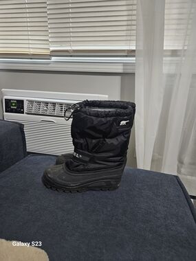 Sorel Cub Black Waterproof Insulated Winter Snow Boots Size 6 EU 38